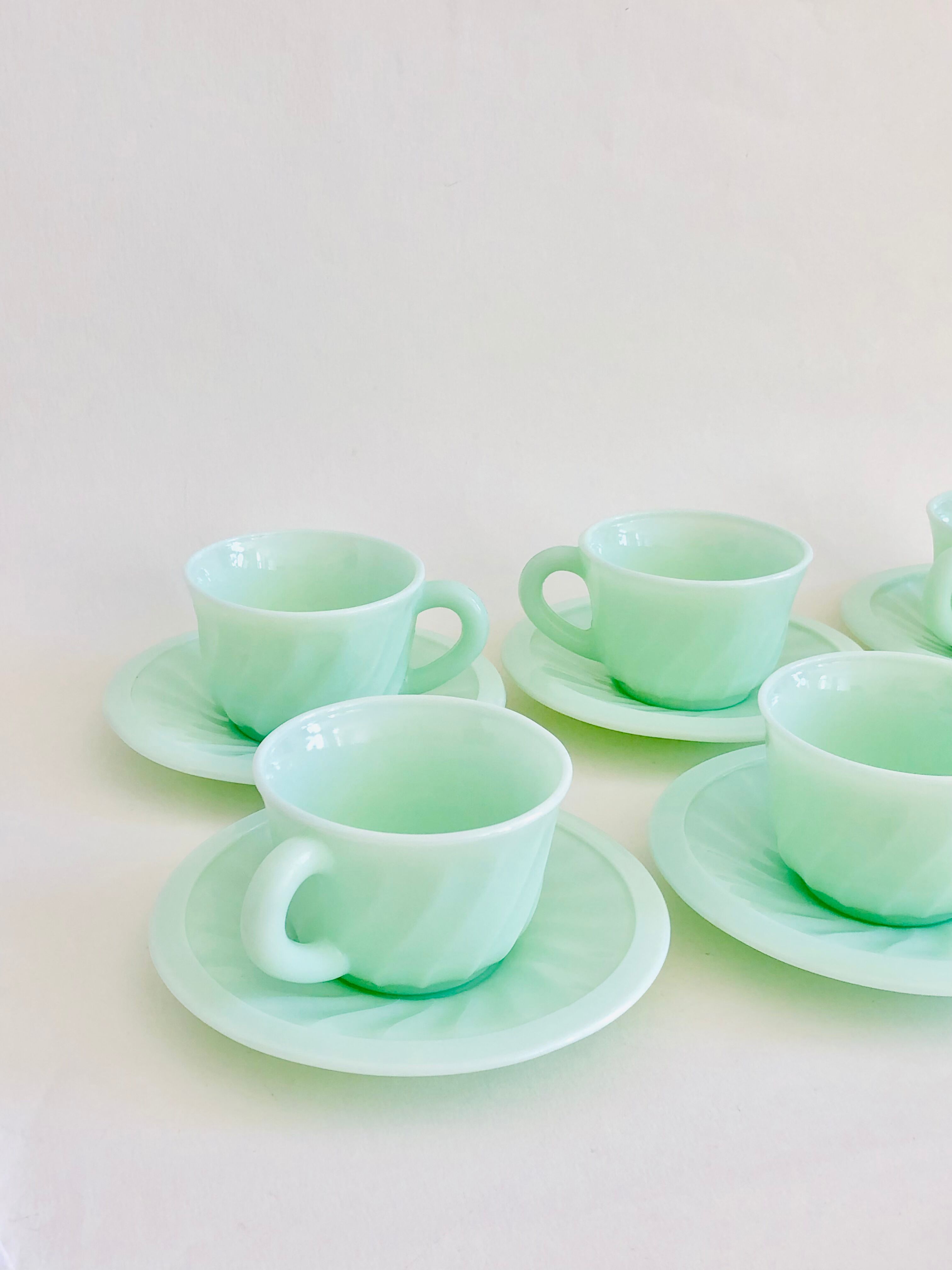 Vintage Arcopal cups