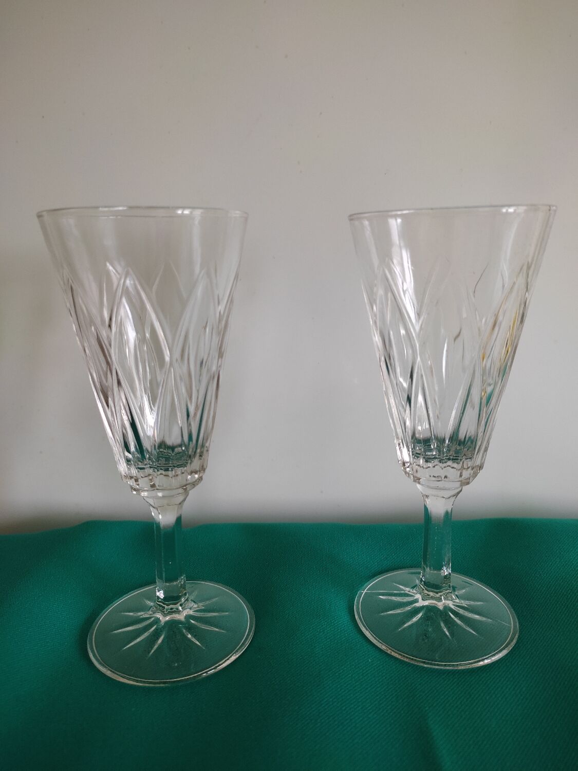 6 diamond champagne glasses
