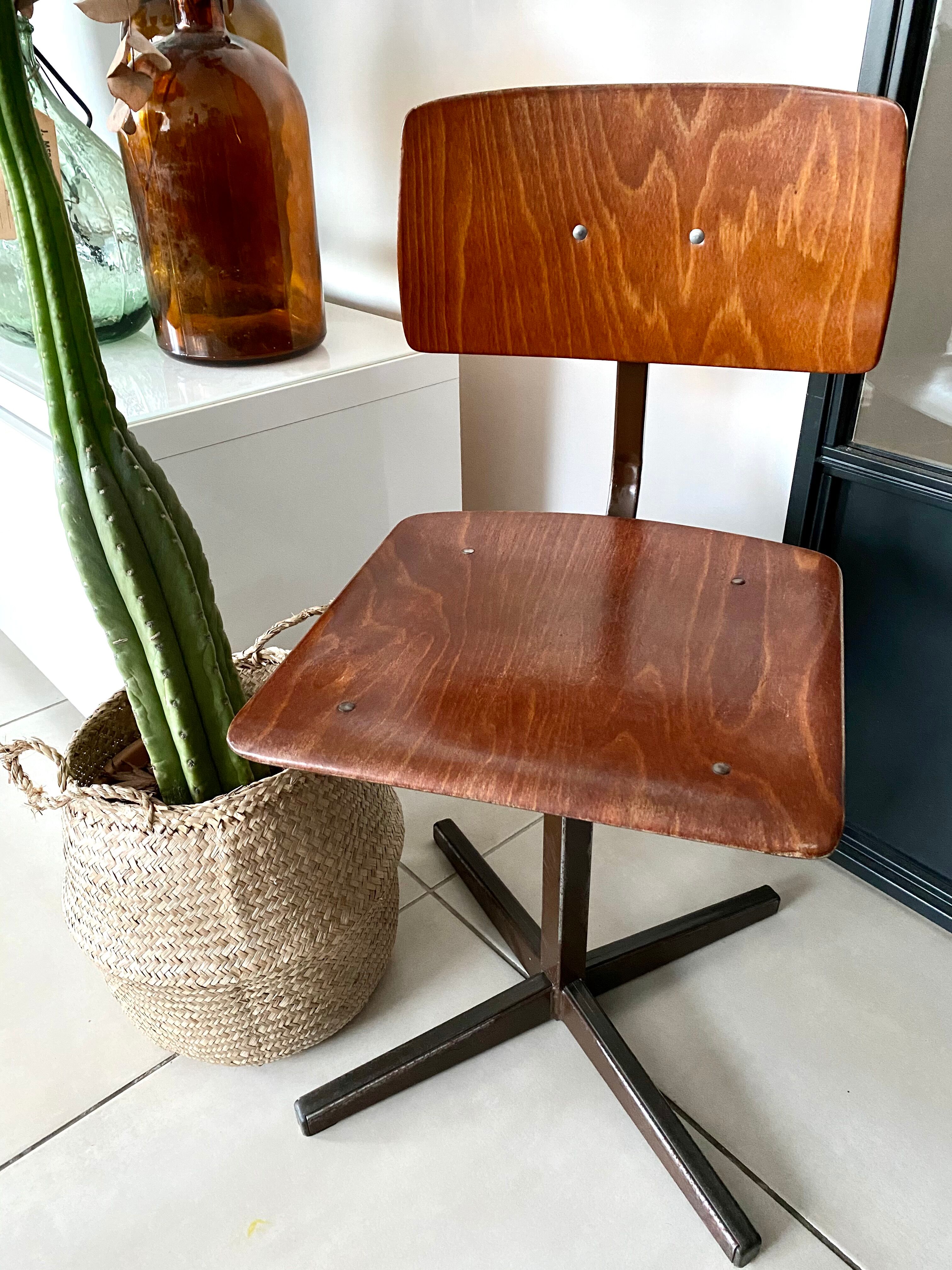 Marko vintage children's workshop chair