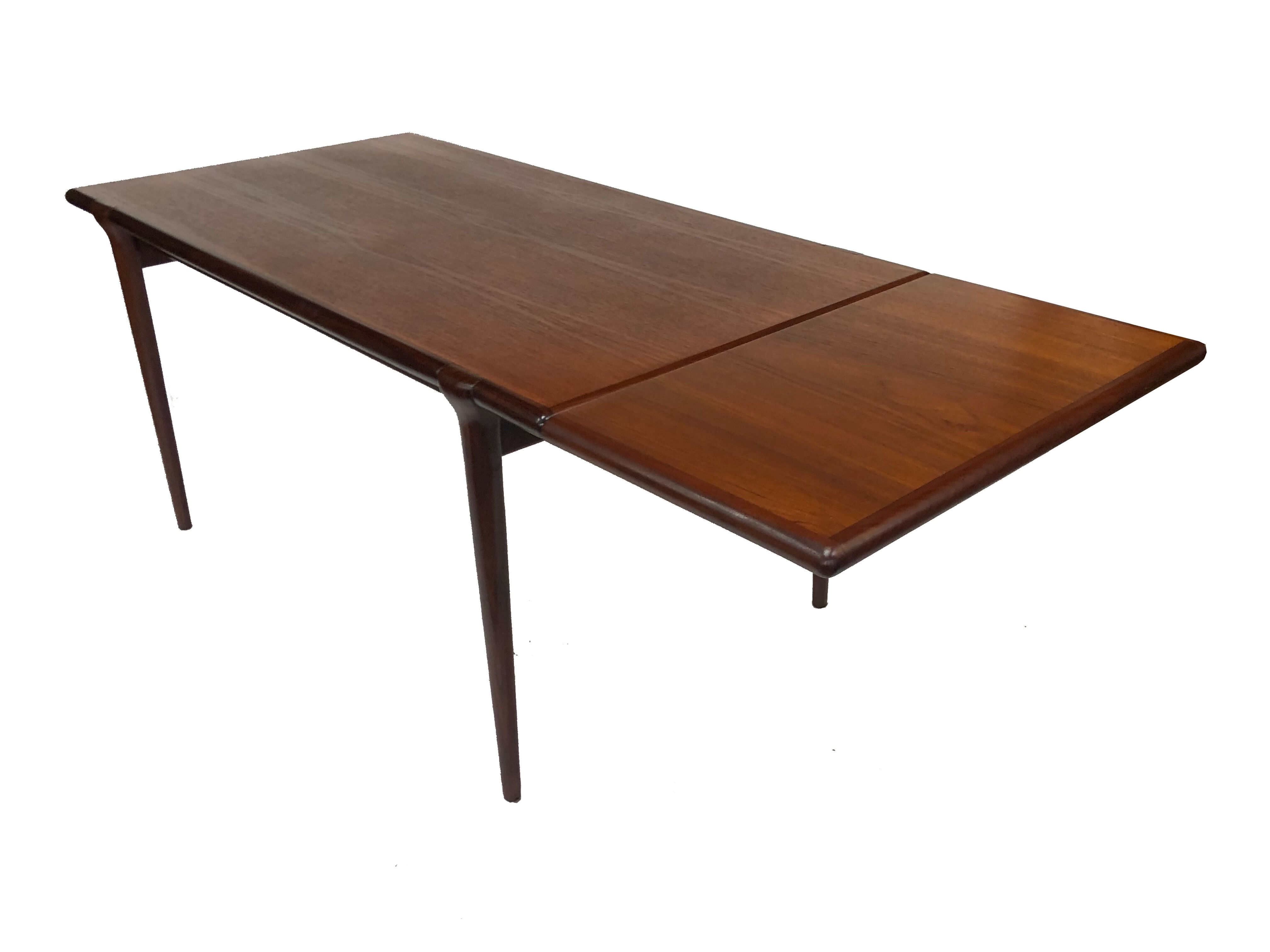 Table à manger vintage Topform en teck massif extensible 1960