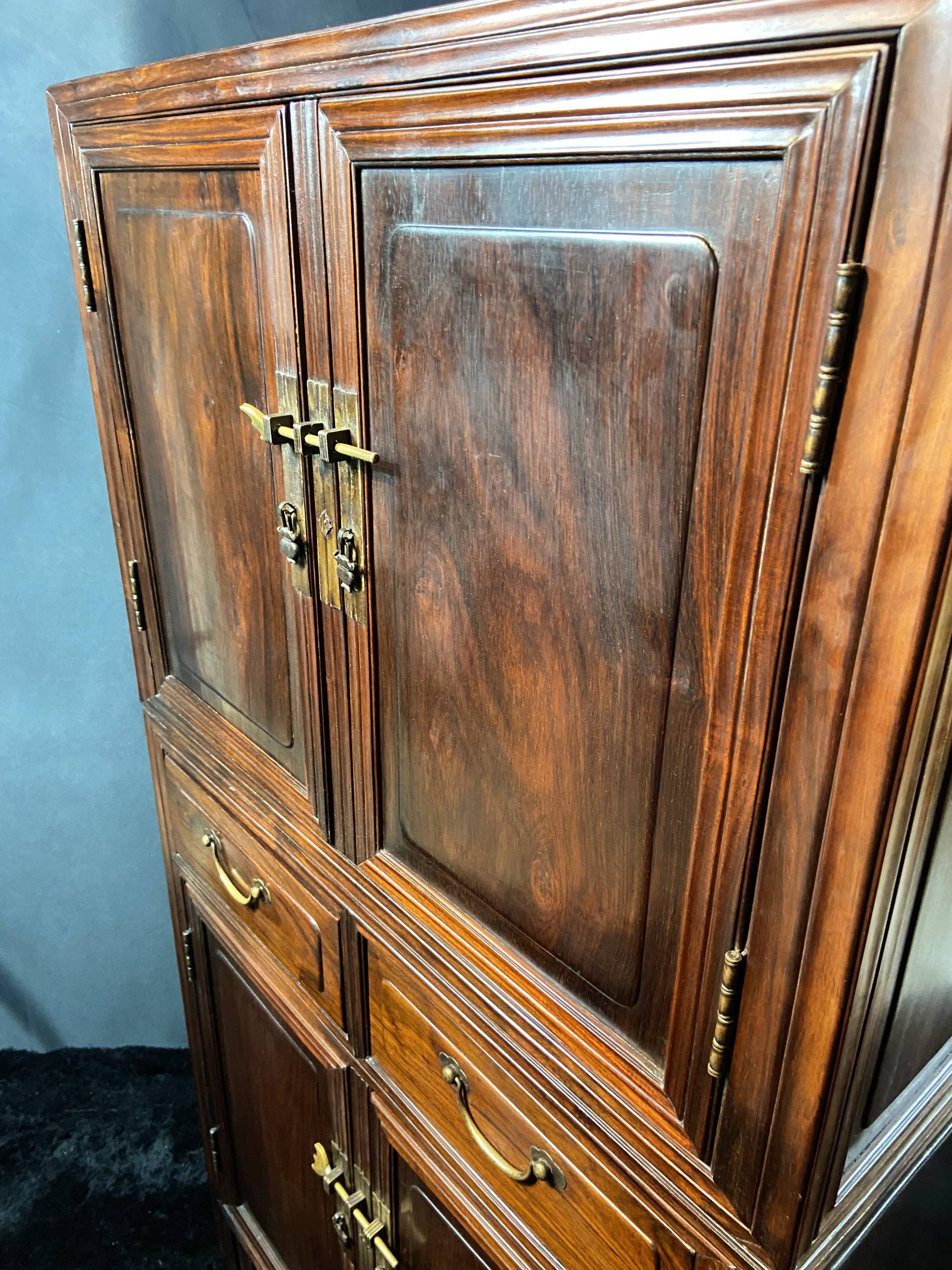 Cabinet de mariage en hongmu massif, Chine 1930