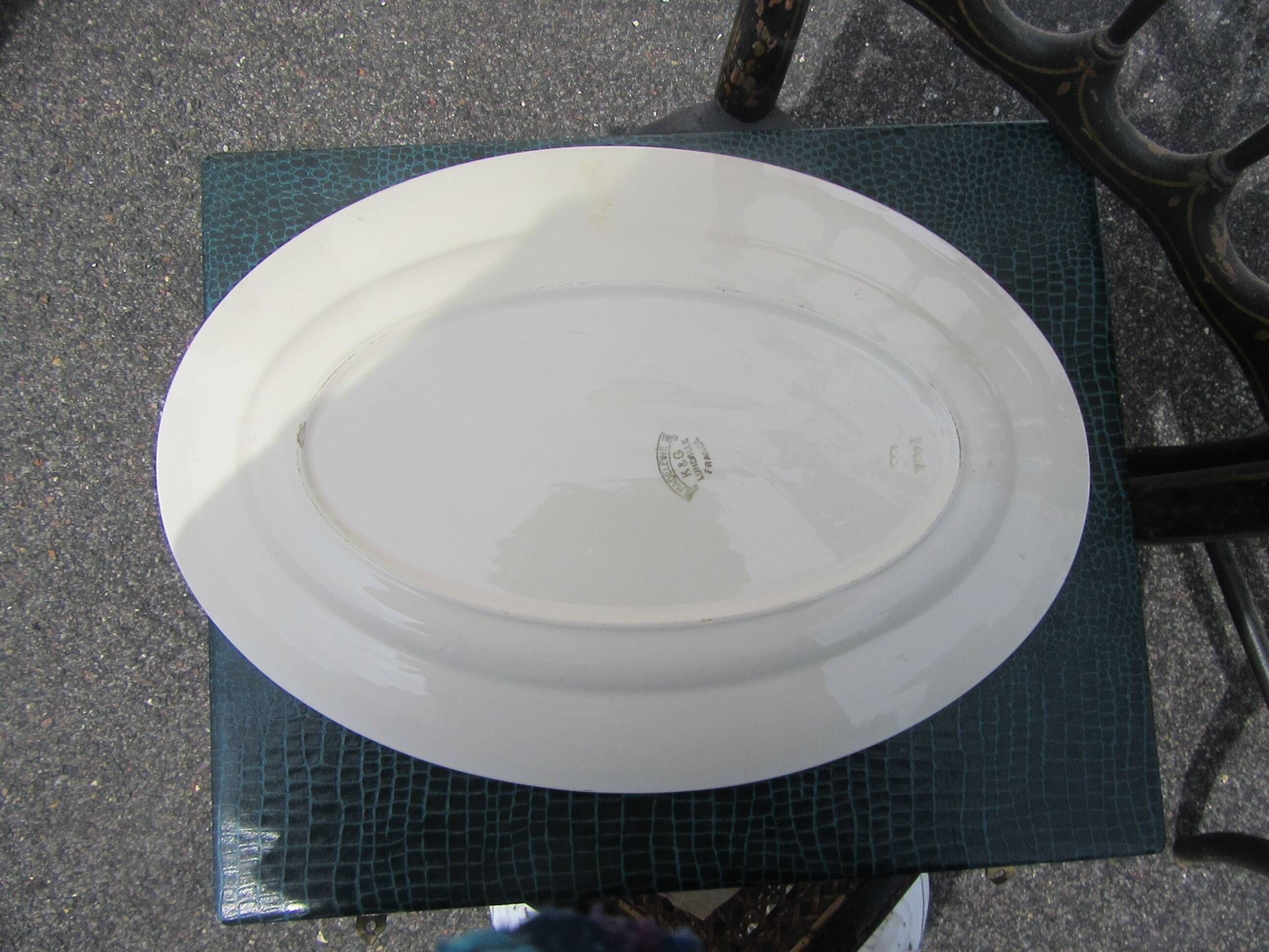 oval Luveille K and G dish