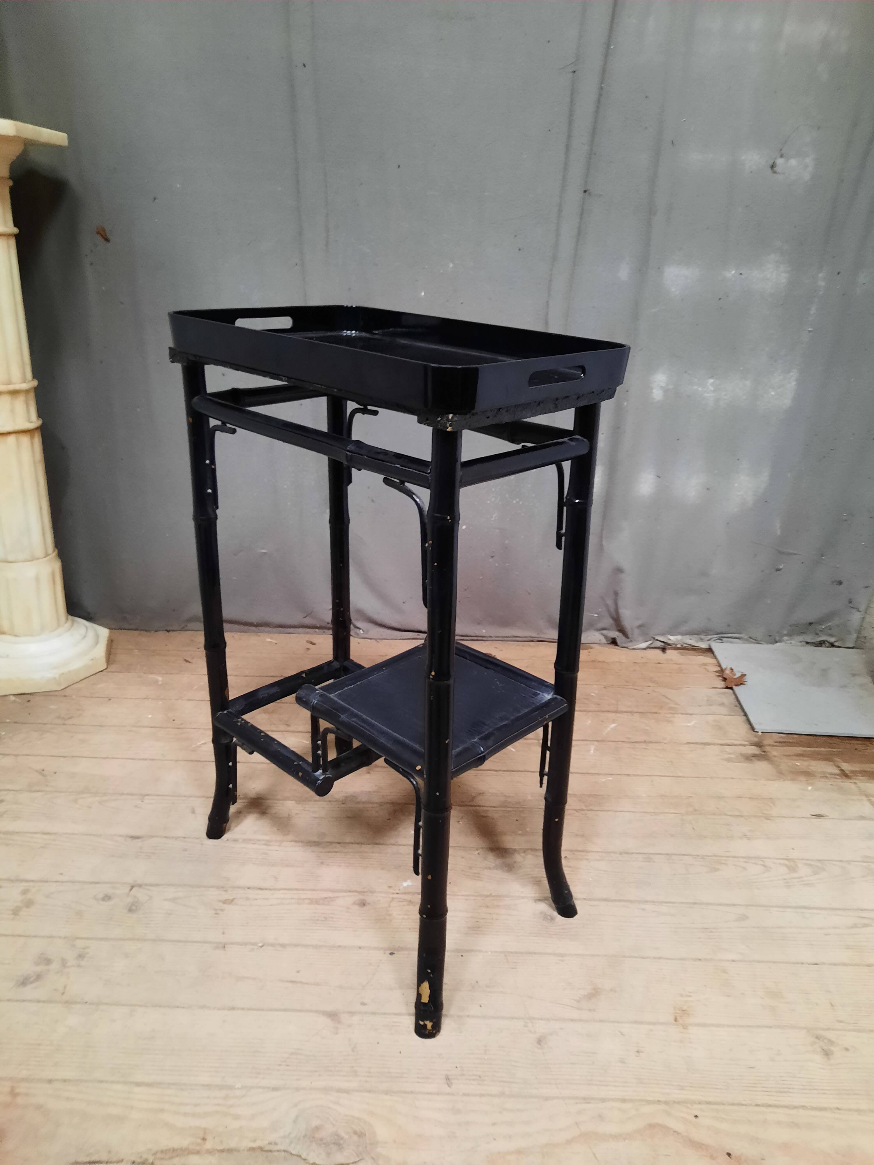 Far Eastern tray table