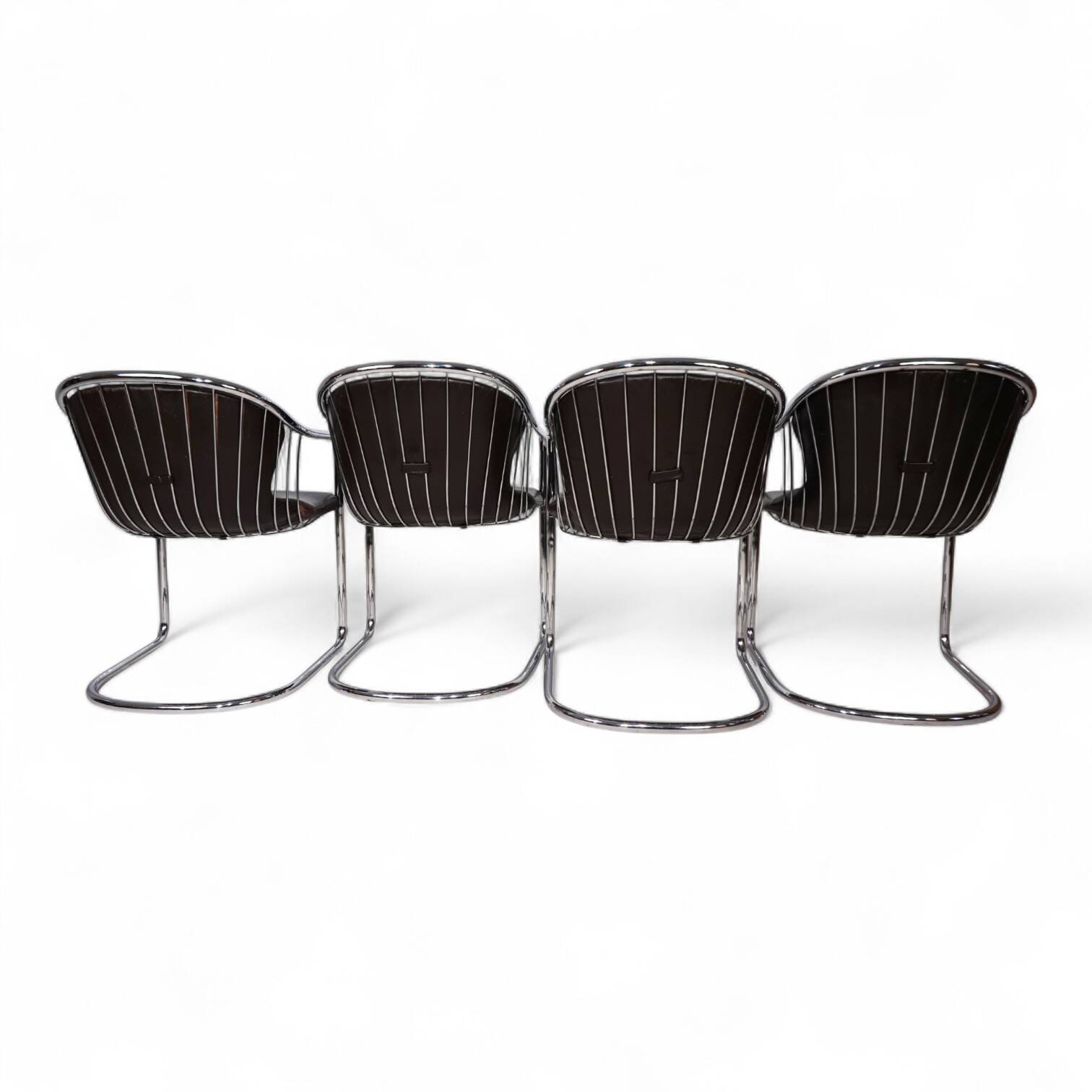 Ensemble de 4 chaises de salle à manger cantilever chromées attribuées à Gastone Rinaldi