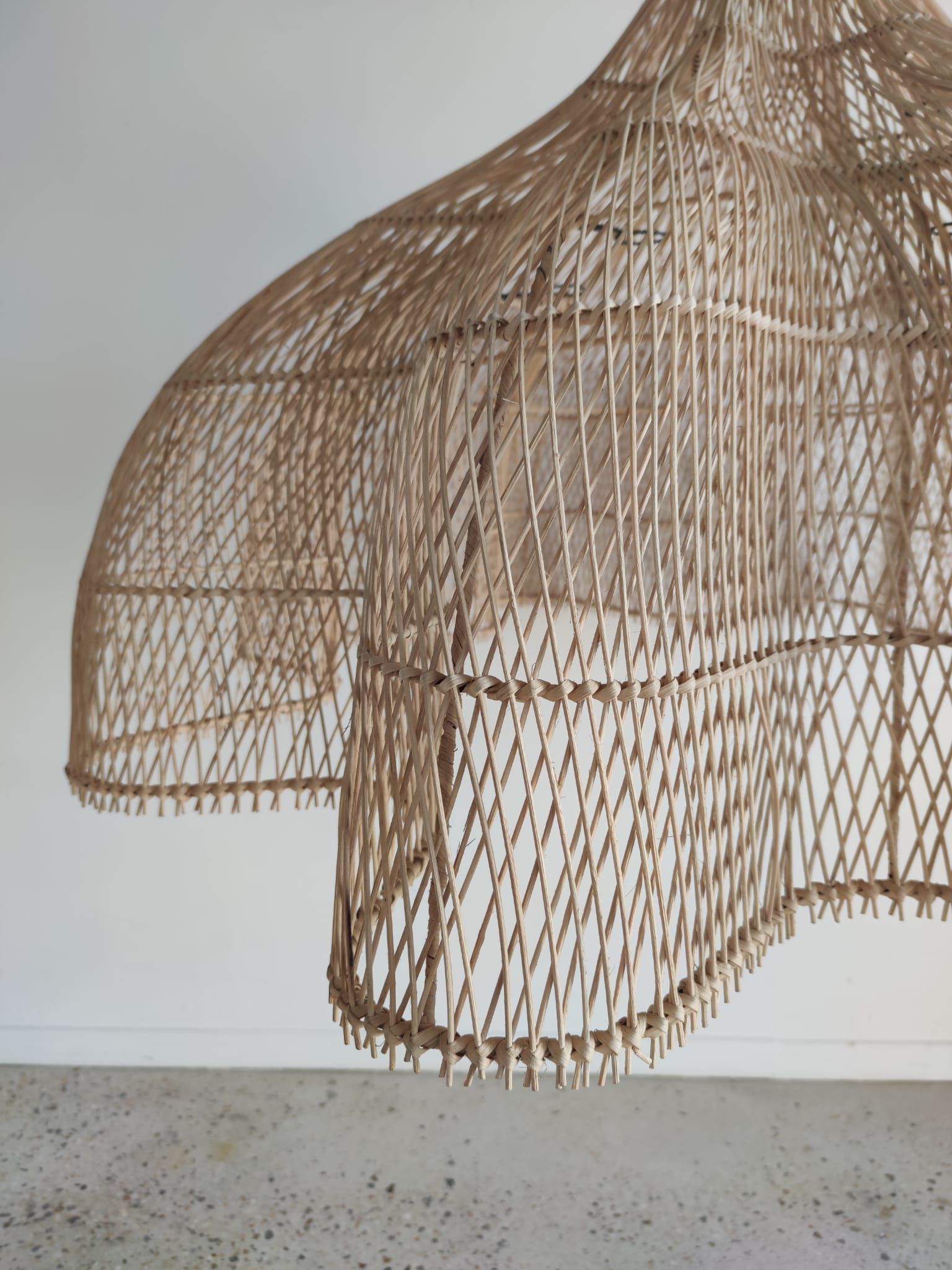 Huge rattan suspension in the shape of a corolla H:1m; D: 1m50