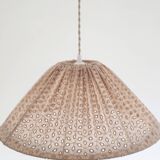 Suspension ajourée forme conique "Malala broderie anglaise"