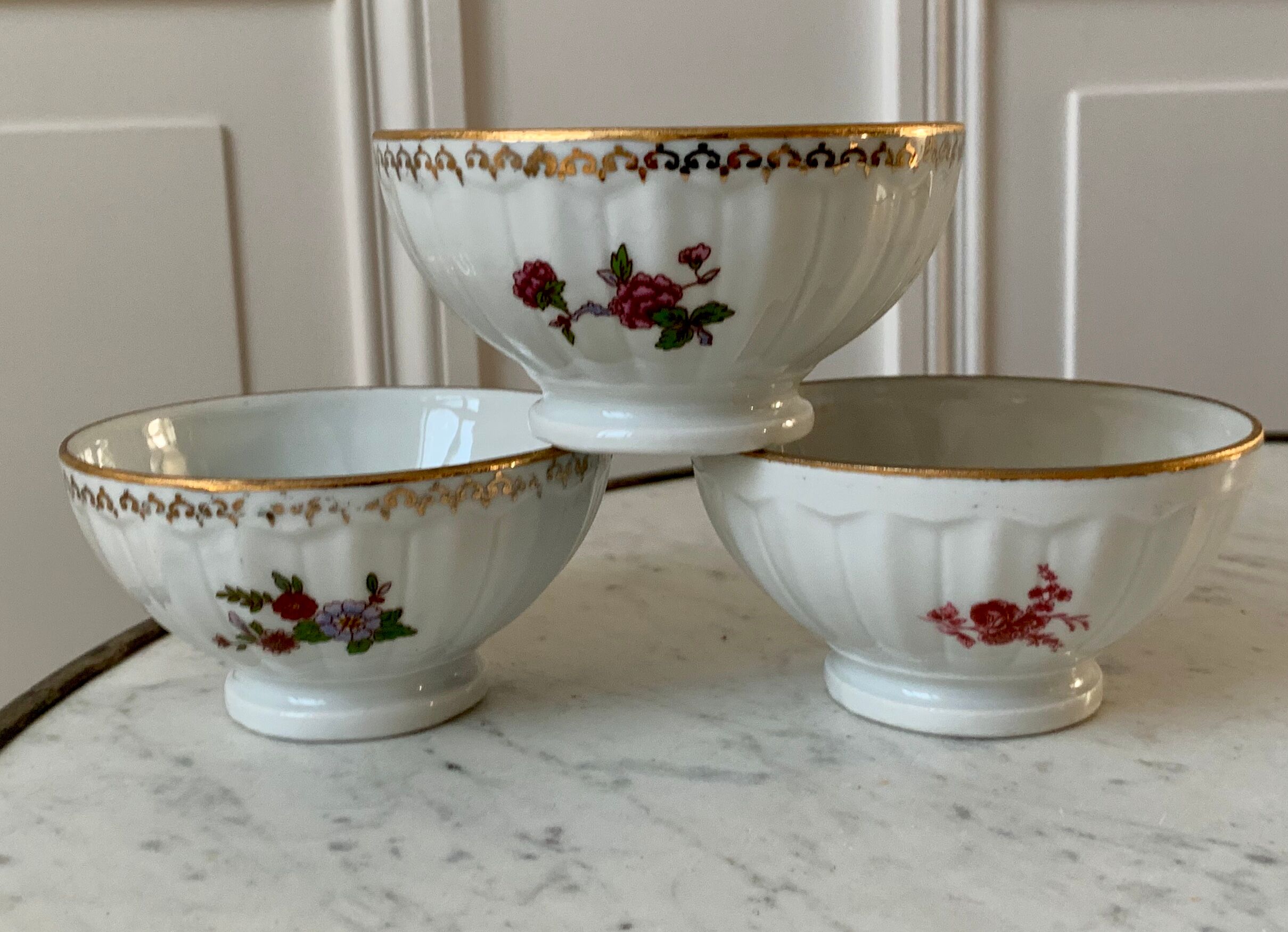 Trio de bols à fleurs en porcelaine années 50