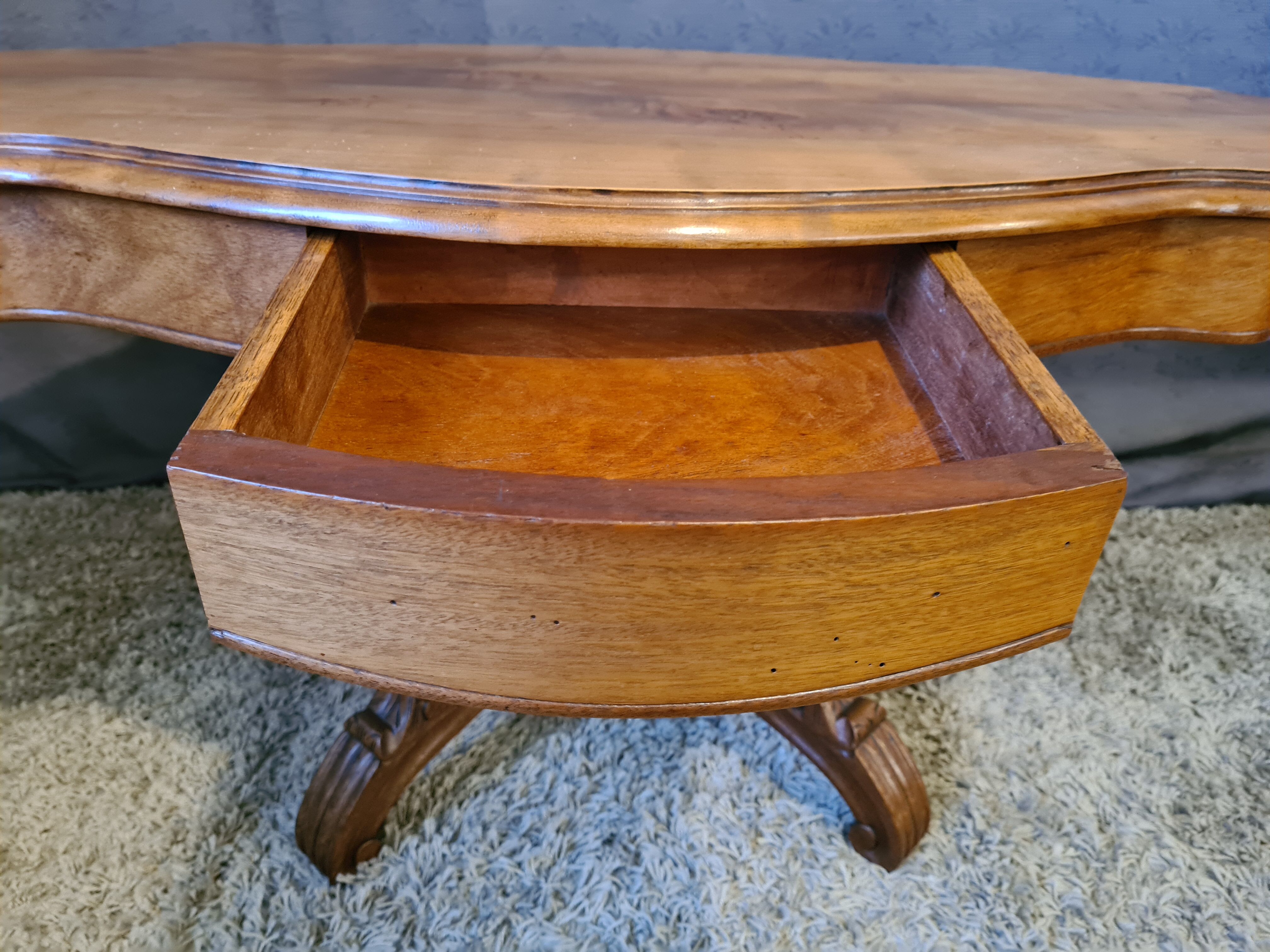 Table basse ovale