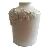 Petit vase blanc à fleurs