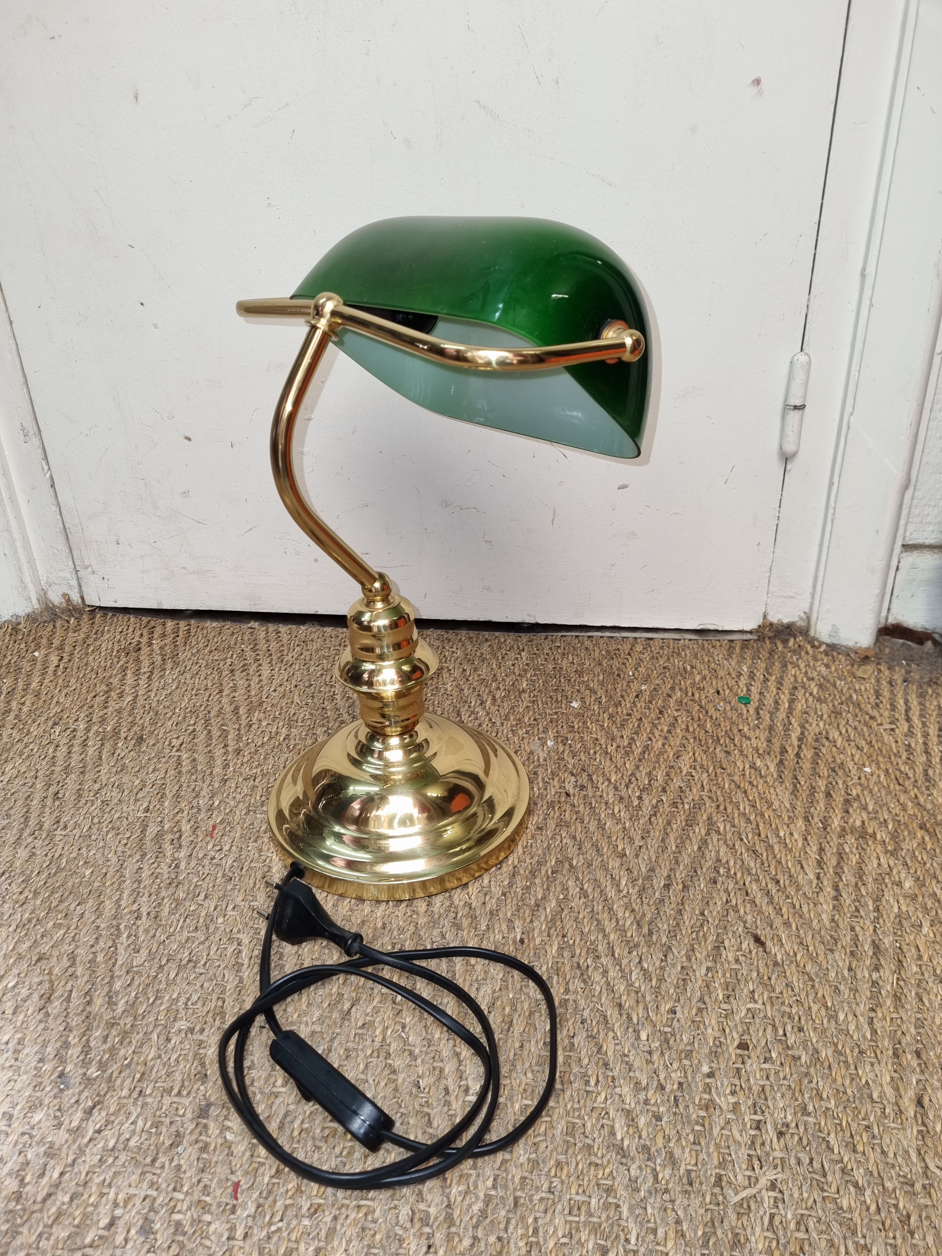 Green opaline banker lamp
