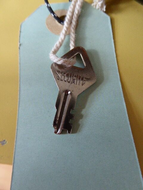 COLUMBIA - suitcase vintage 50/60s yellow metal Binder