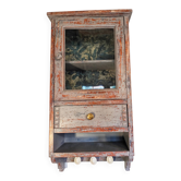 Wall-mounted display cabinet in grey solid wood with a vintage effect.