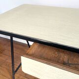 Bureau + chaise d'enfant en formica