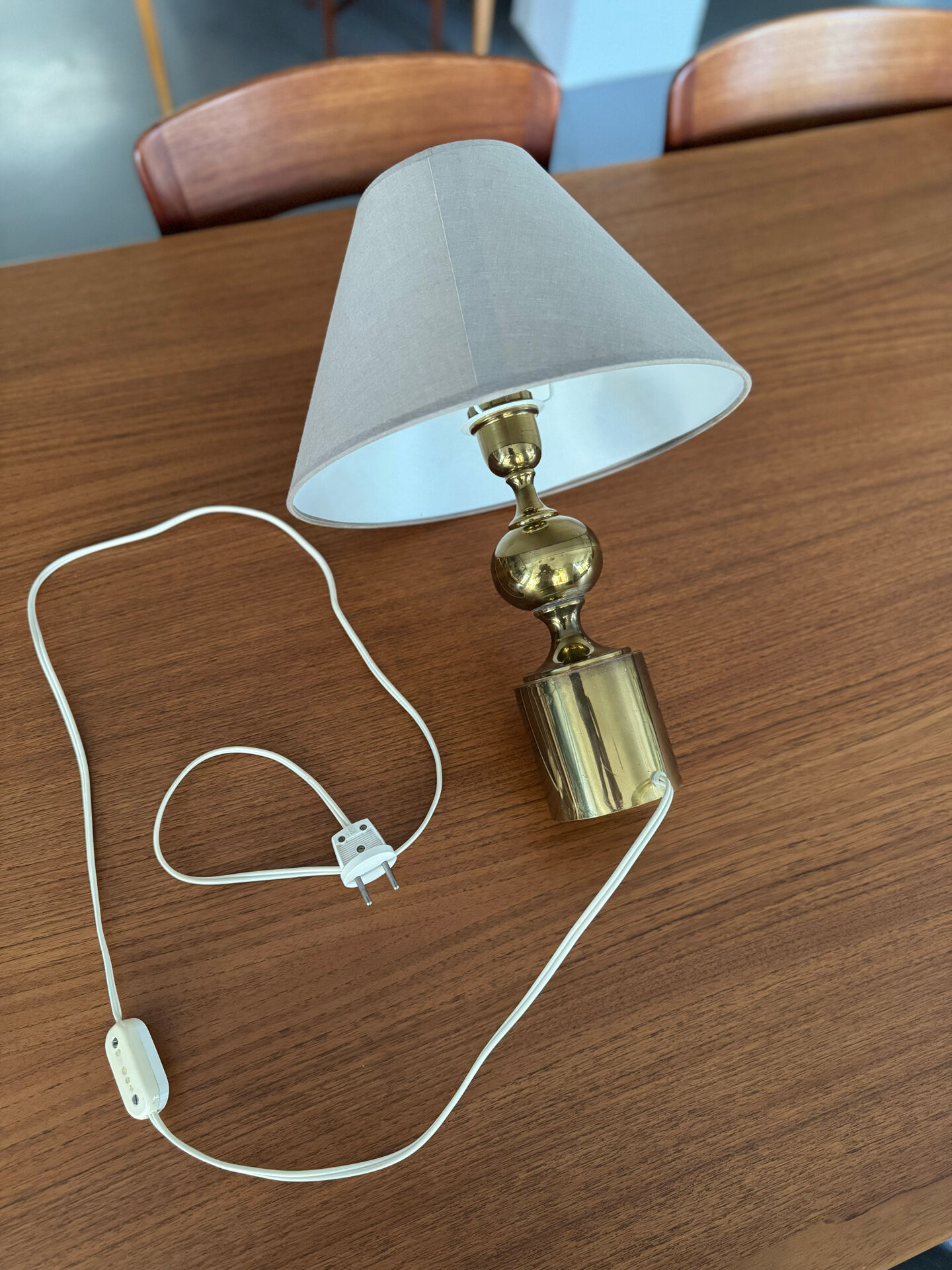 Lampe à poser en laiton