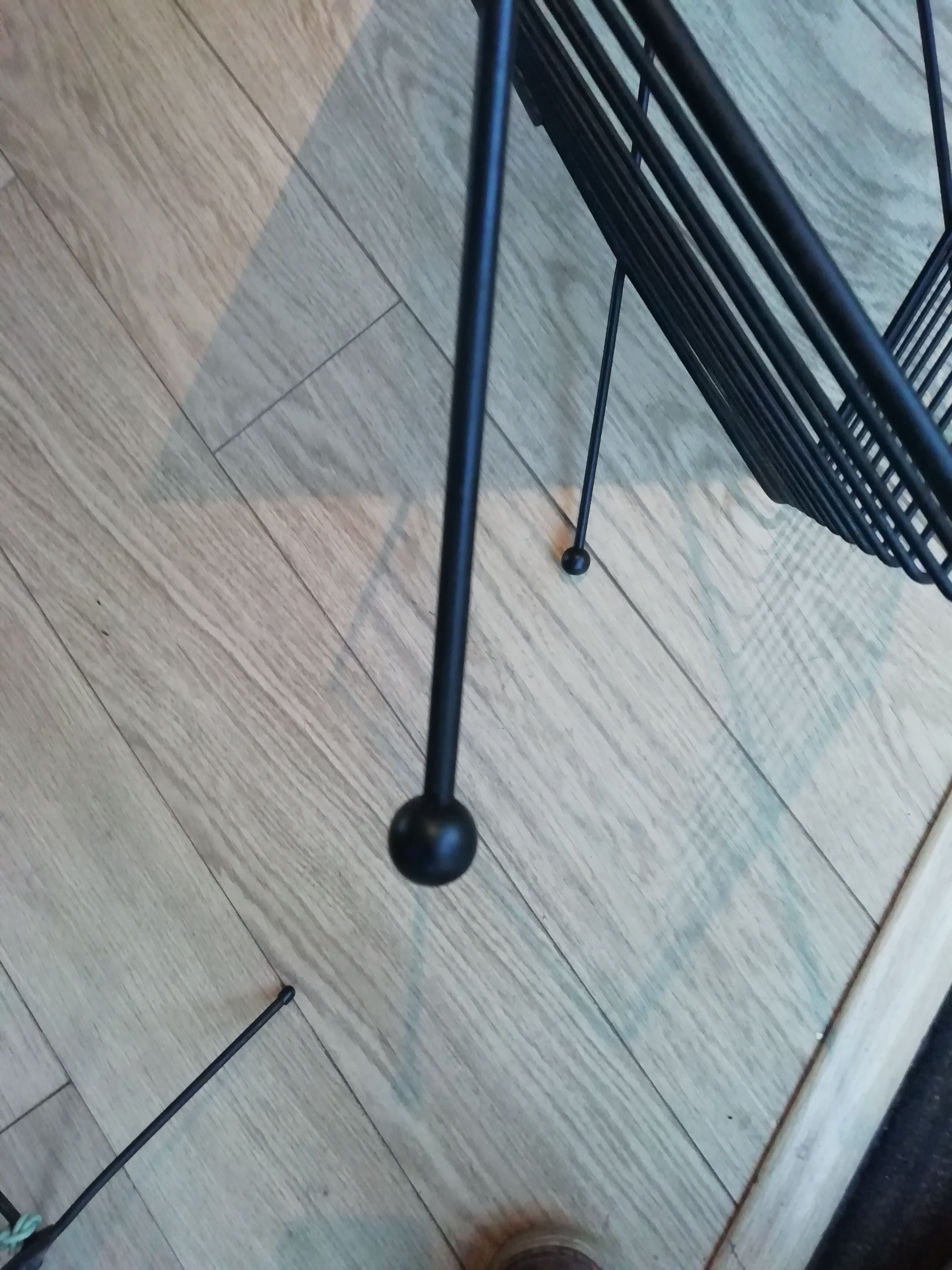 Table magazines rack