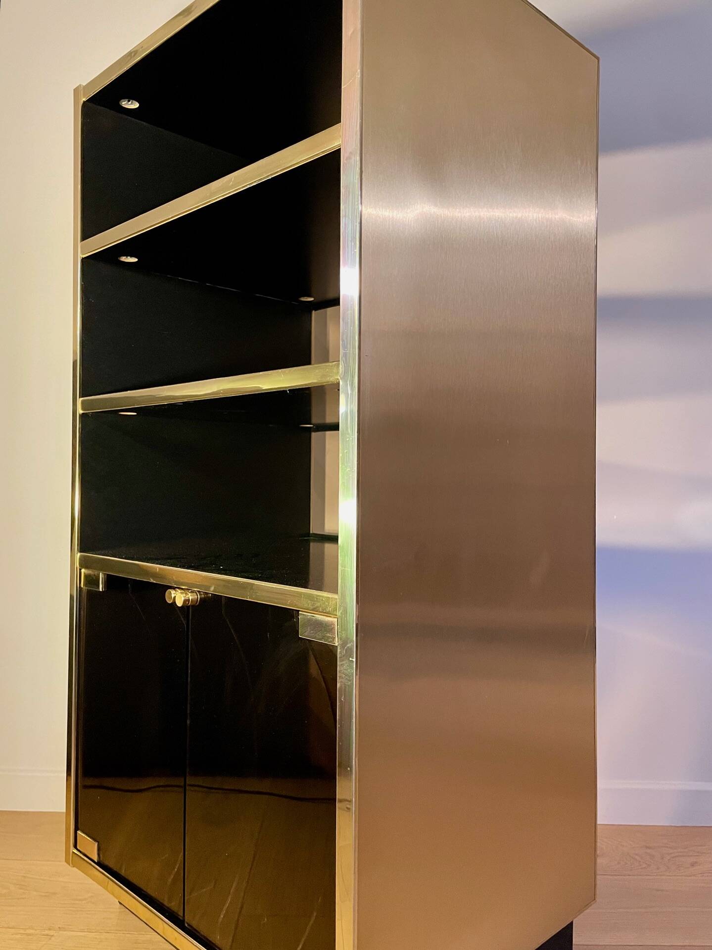 Hi-Fi furniture/Plexi and gold vinyls