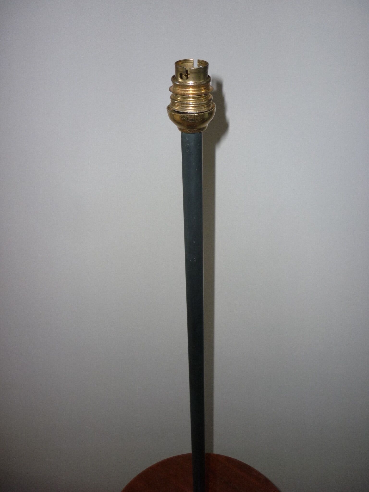 Lamppost with vintage formica tablet