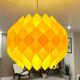 Lampe moderne du milieu du siècle en acrylique jaune