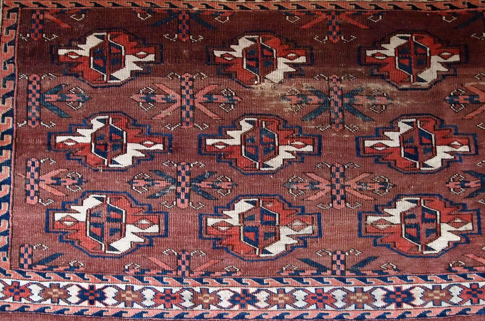 Turkmen Yomud rug done hand 81cmx106cm