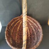 Basket of popular art in wicker – Handle carved with snakes – 20th century