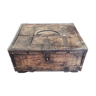 Boîte de correspondances ancienne