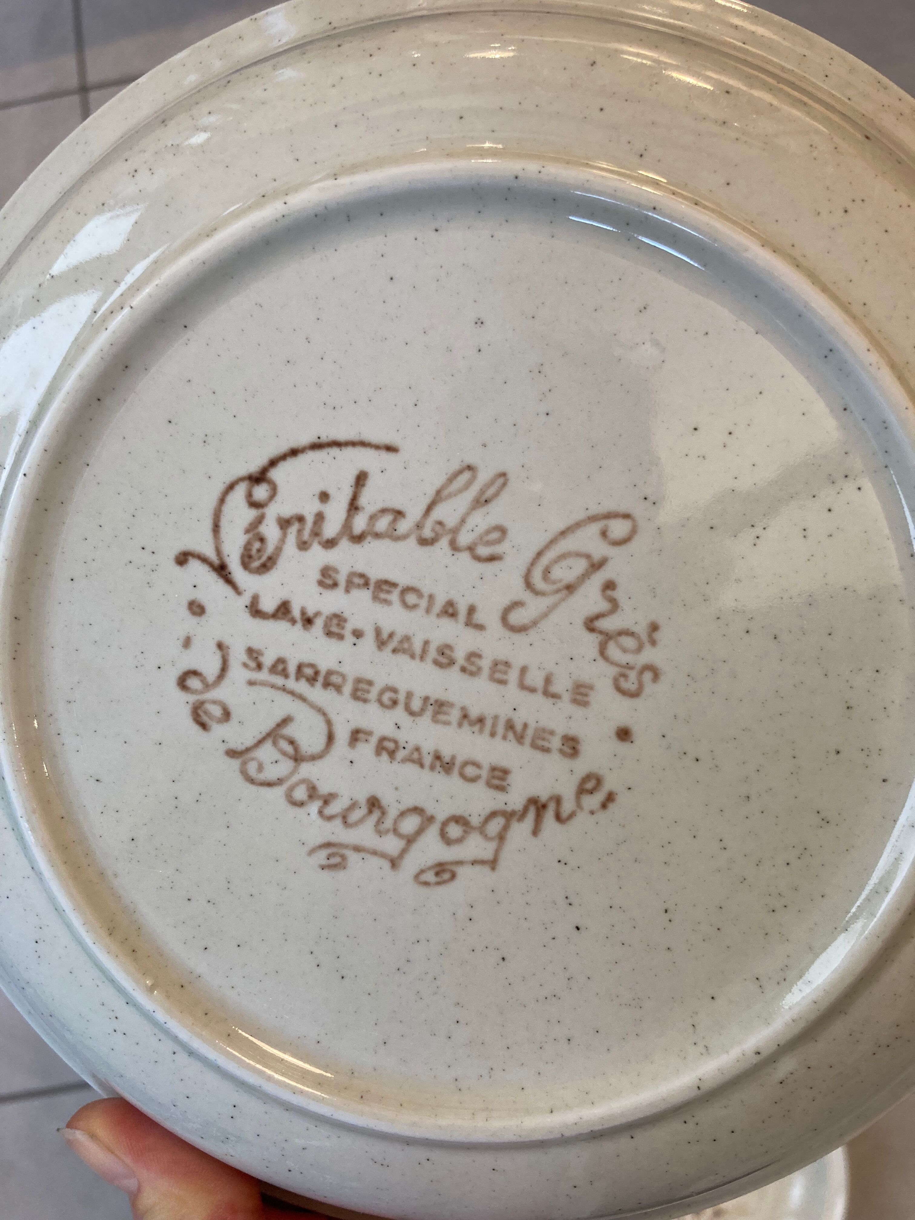 Set of 6 Sarreguemines Chardon bowl-shaped plates