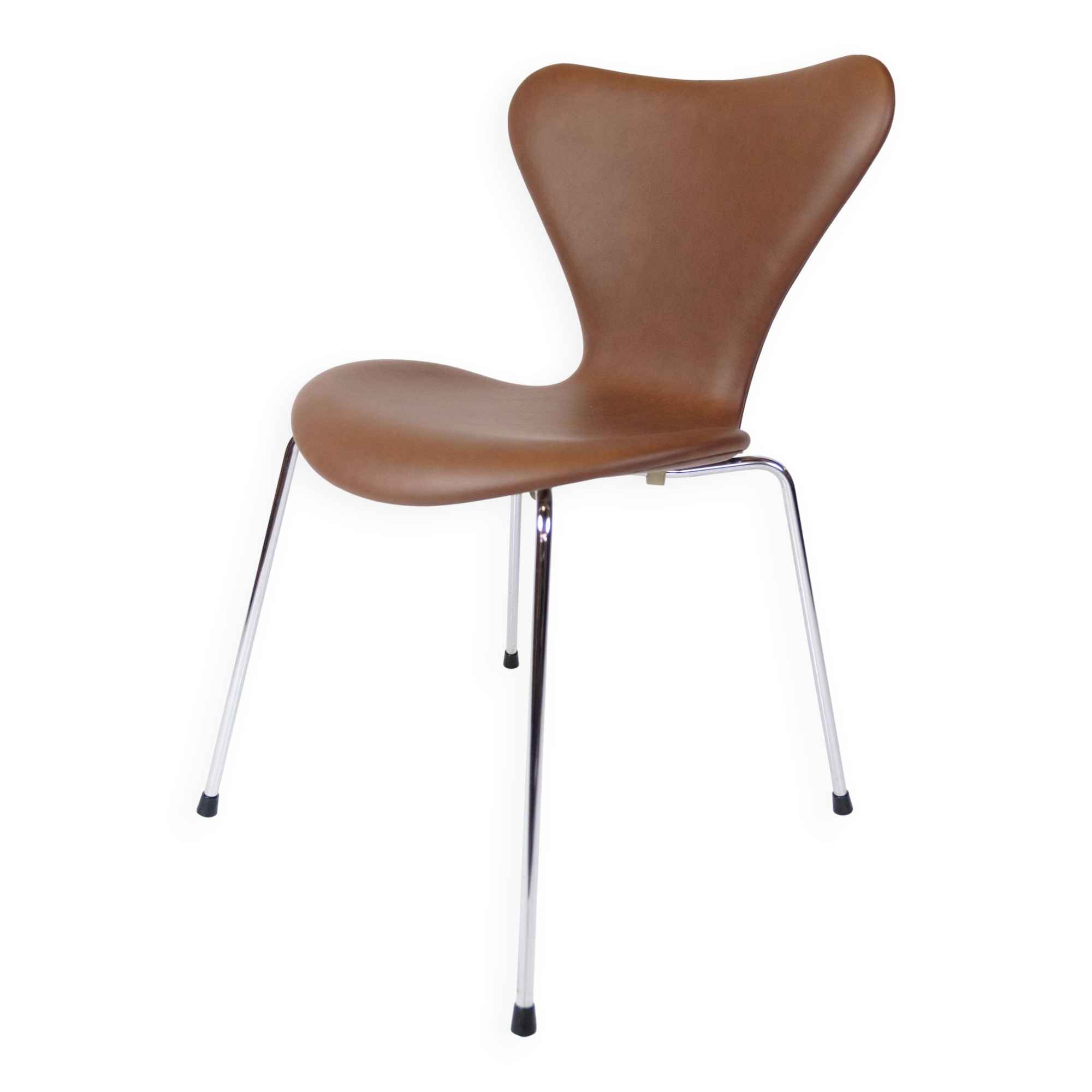 Series Seven Chair Model 3107 In Walnut Elegance Leather By Arne Jacobsen