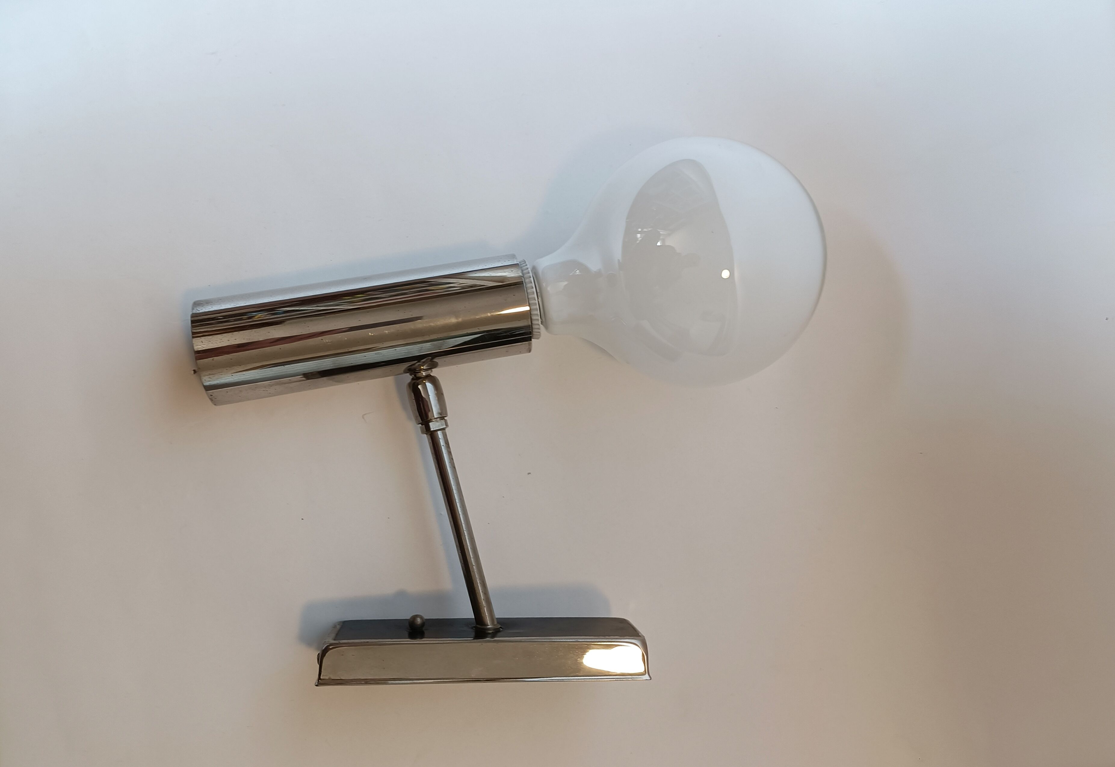 Chrome and black wall lamp Vintage, Italy 1960.