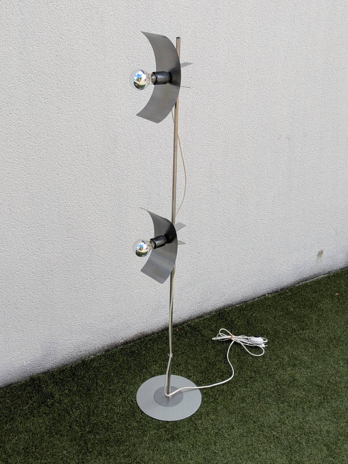 Lampadaire vintage métal brossé – années 70 – style Disderot / Reggian