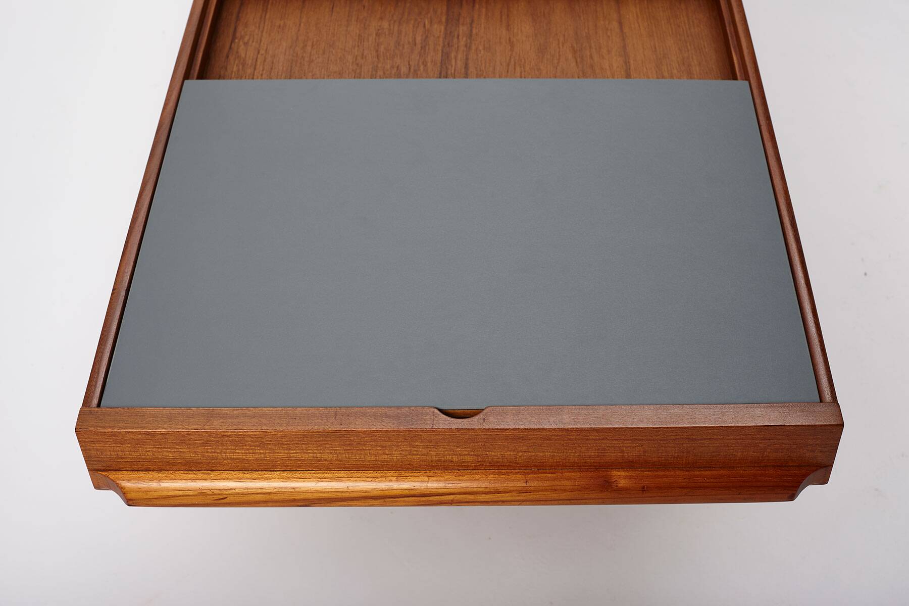 Extendable coffee table designed by Johannes Andersen for Uldum Møbelfabrik, Denmark, 1960s.