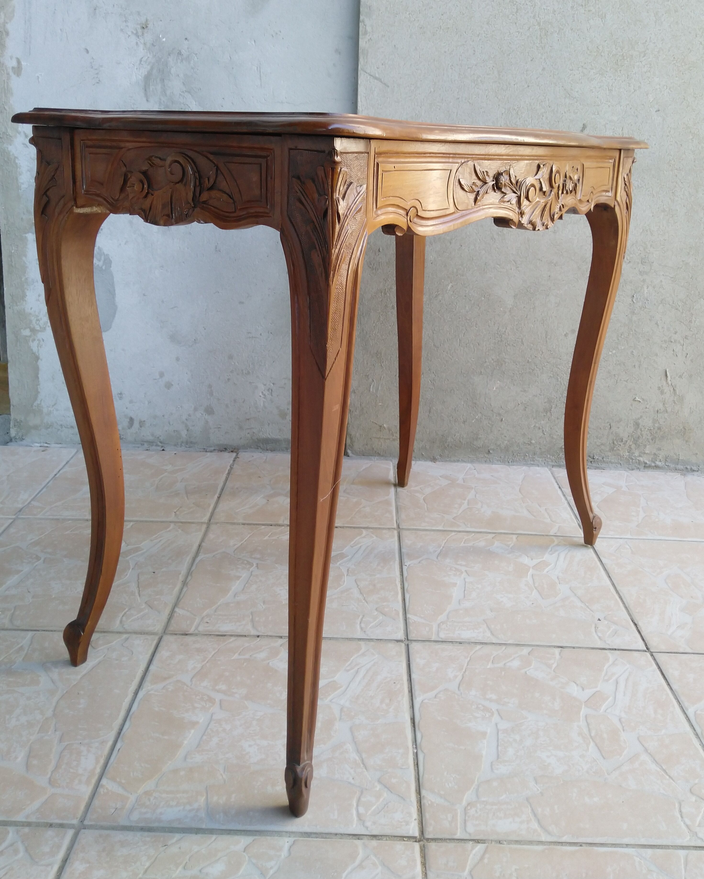 walnut table Louis XV Rocaille style