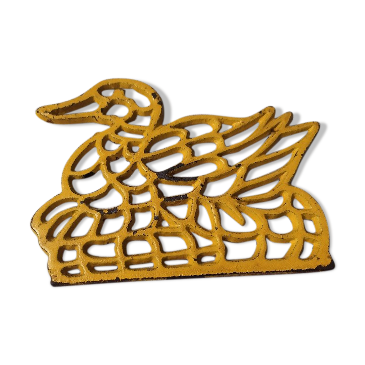 Yellow metal flat bottom patiné vintage old duck shape
