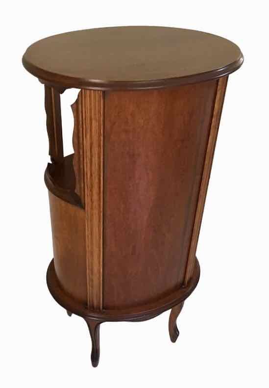 Cherry chest of drawers 4 drawers