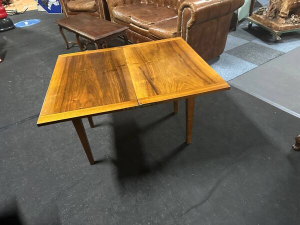 Table de jeux en merisier