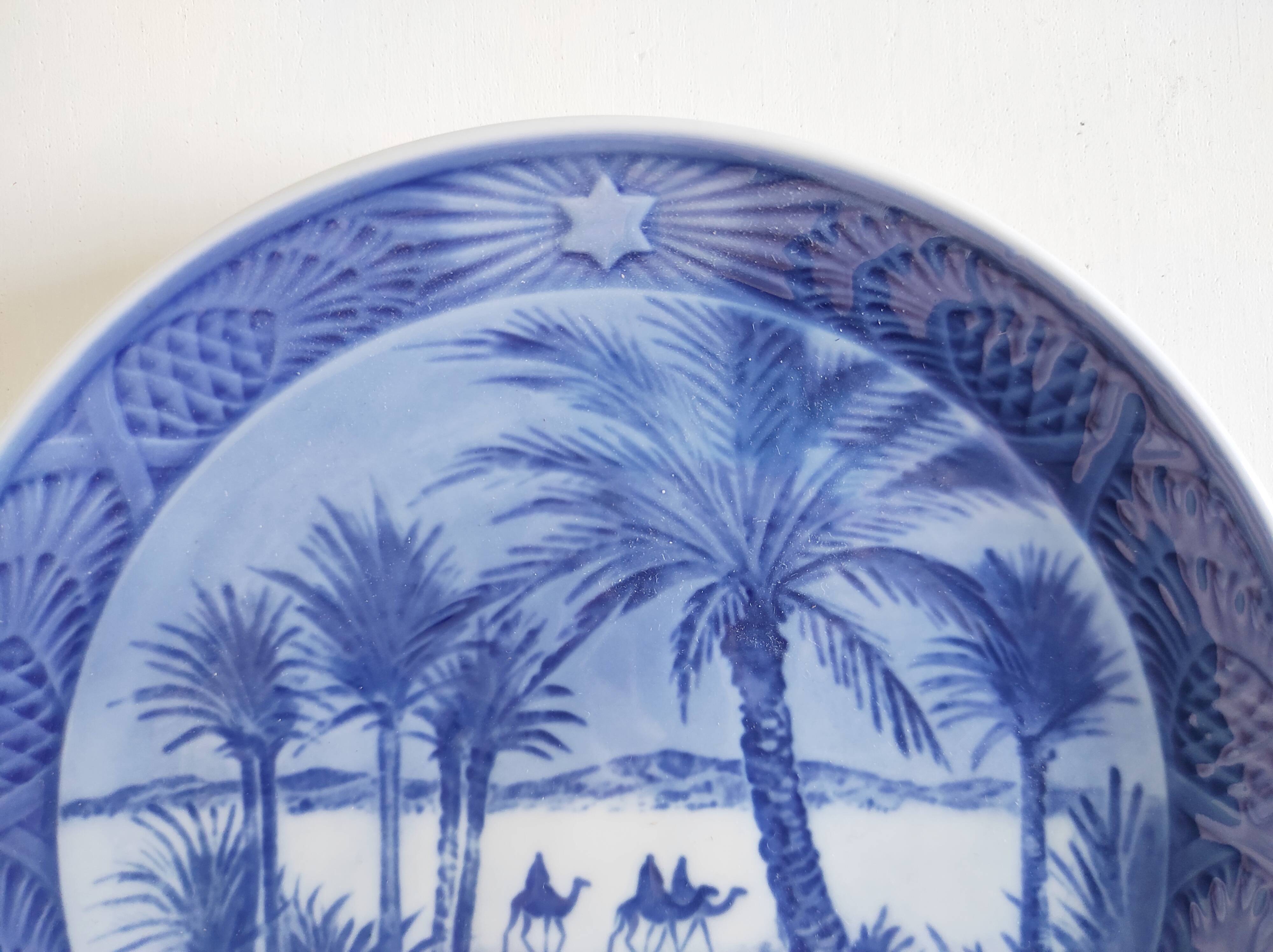 Assiette porcelaine bleu danemark scène désert