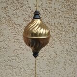 Hanging lamp goes up and down