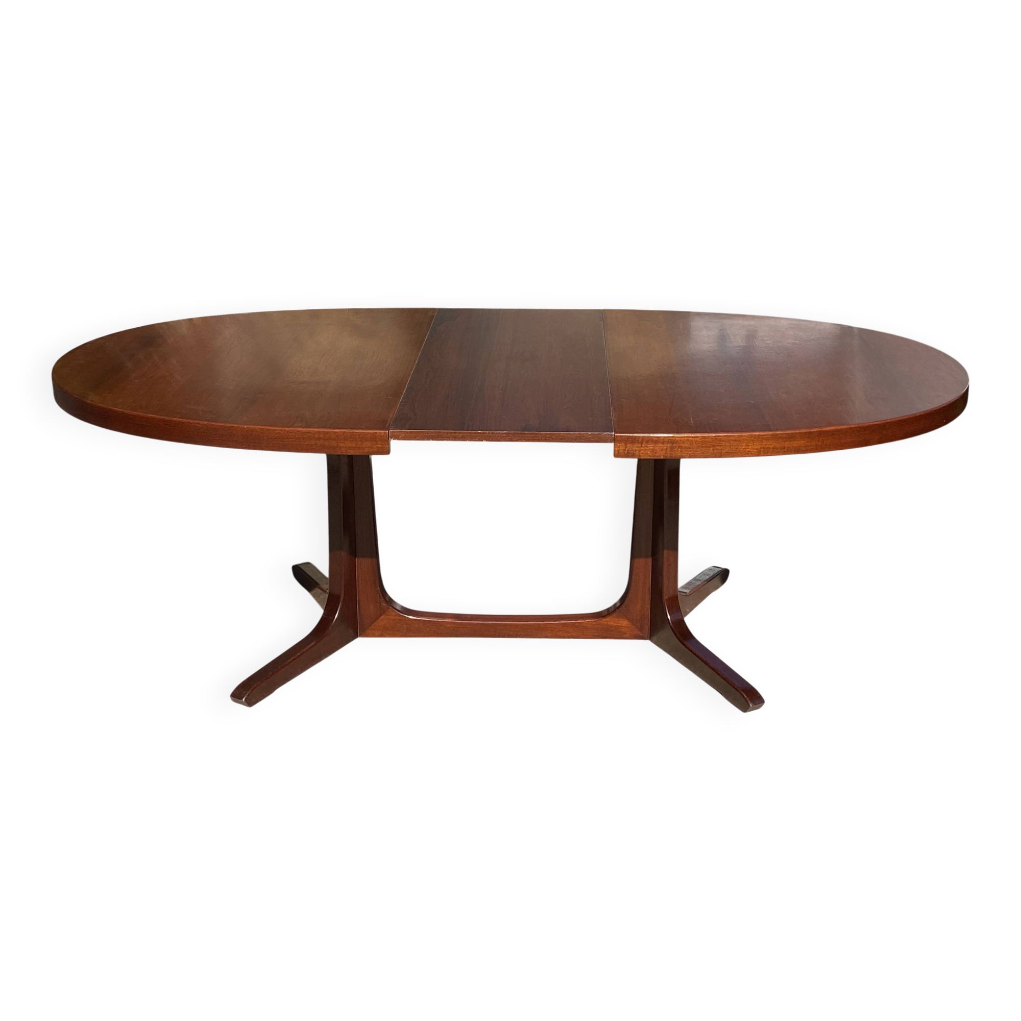 Baumann round oval extendable Scandinavian table in rosewood with 2 extensions.