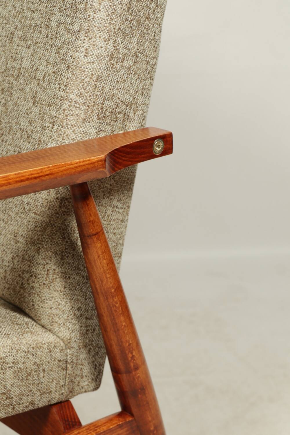 Scandinavian armchair and footrest granola beige concluded by H.Lis 300-190