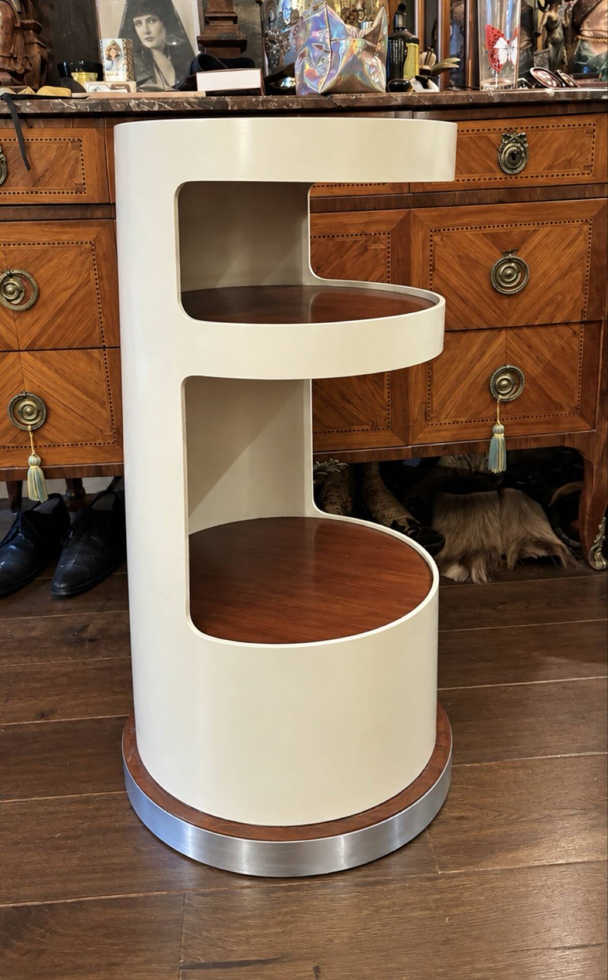 Space Age column furniture attributed to Joe Colombo.