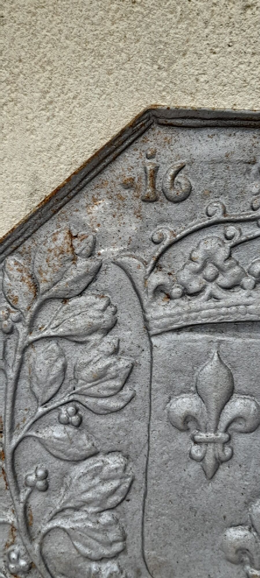 Plaque de cheminée  en fonte fleur de lys fonderie d'art jamais posée
