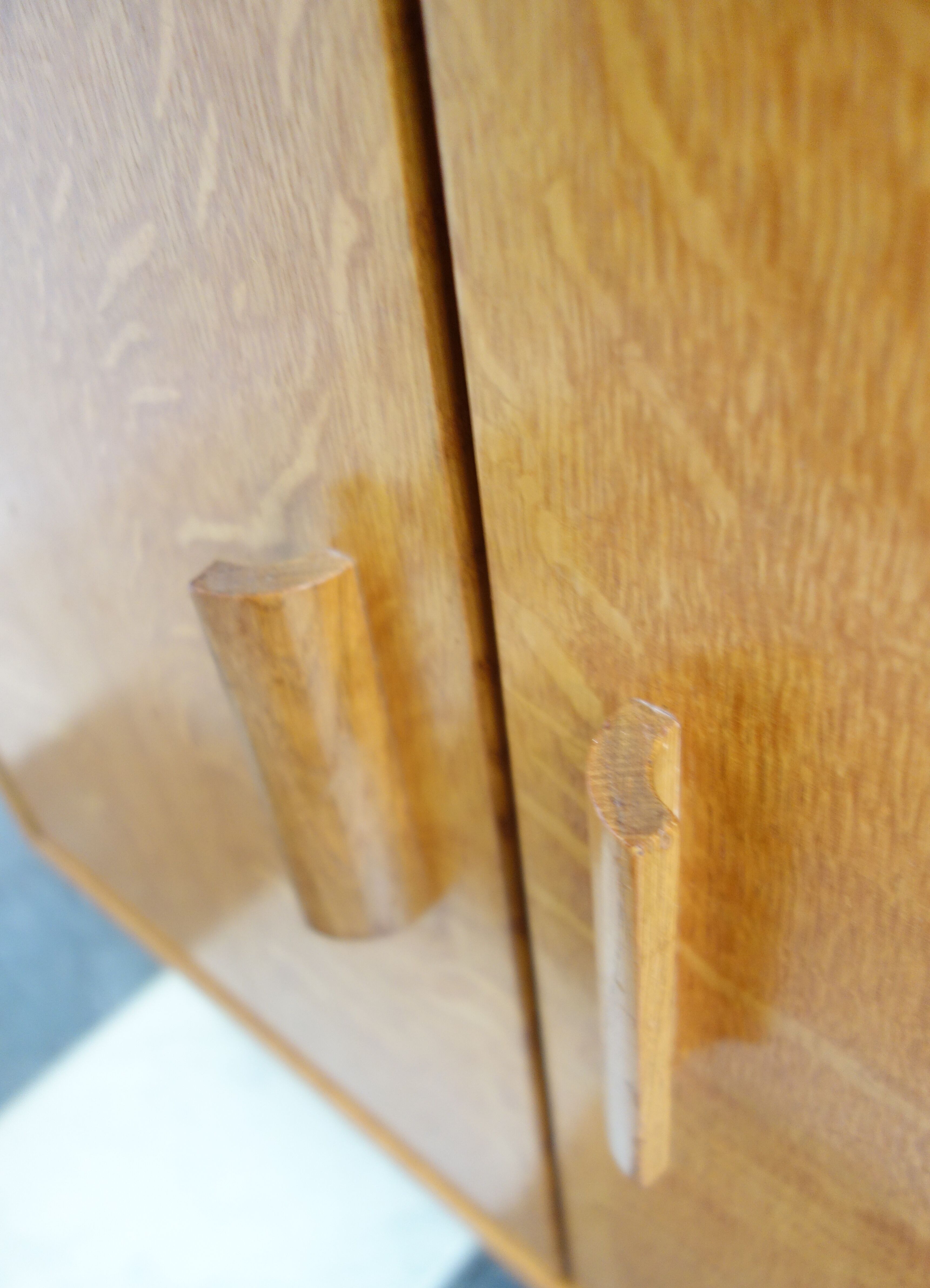 Commode à deux portes années 1960