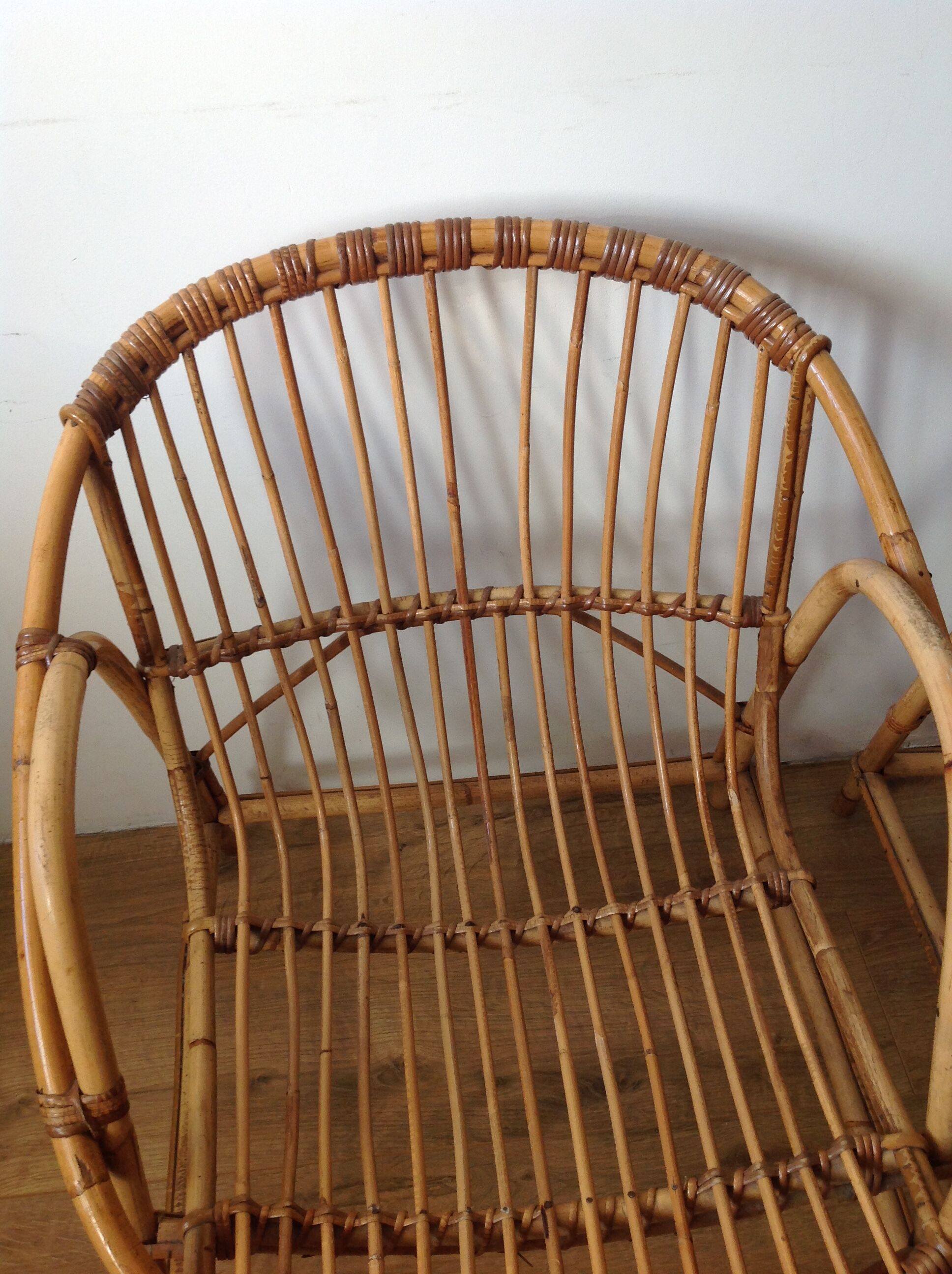 2 rattan chairs