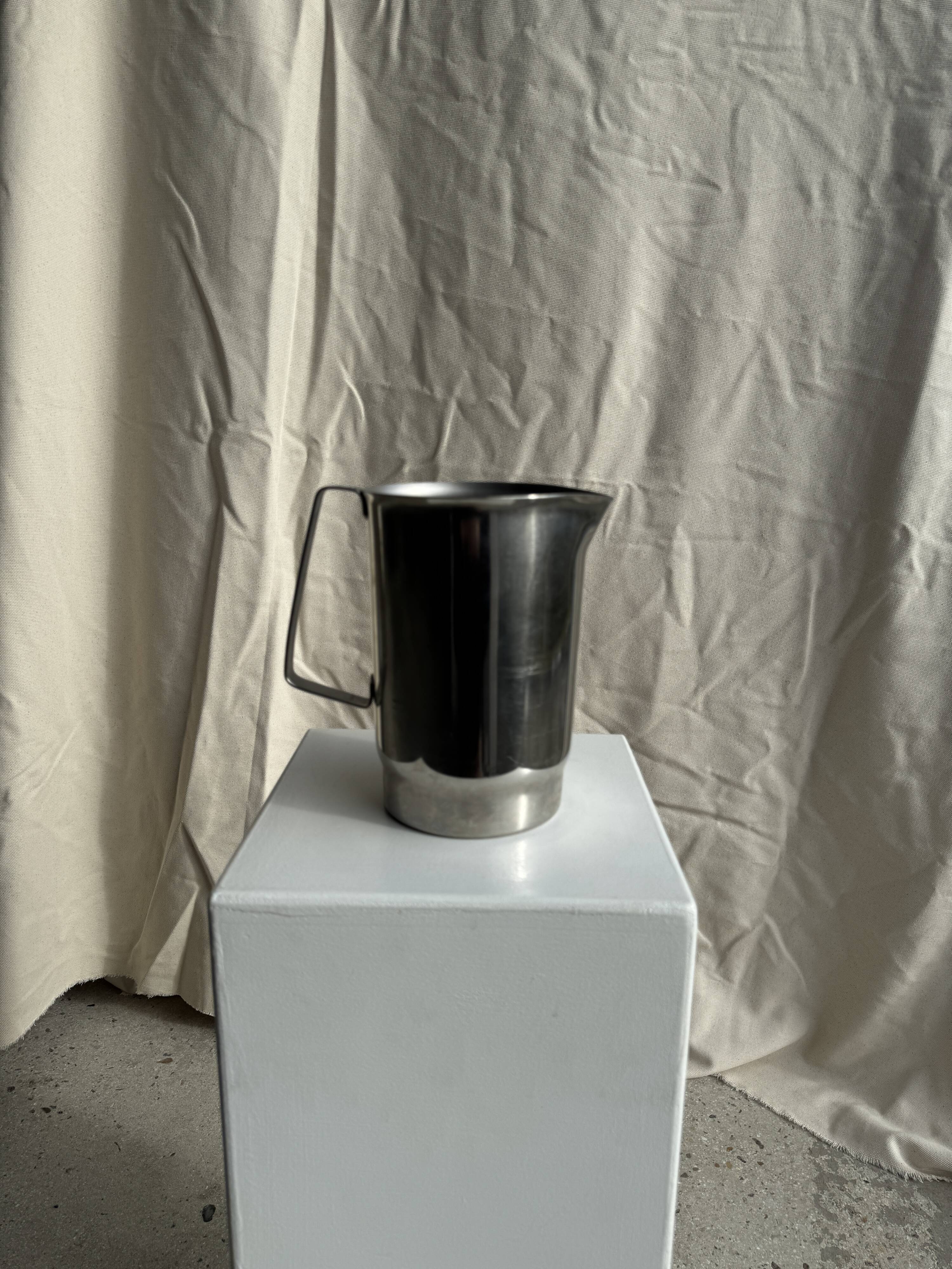 Large silver-plated jug H20 D14.5