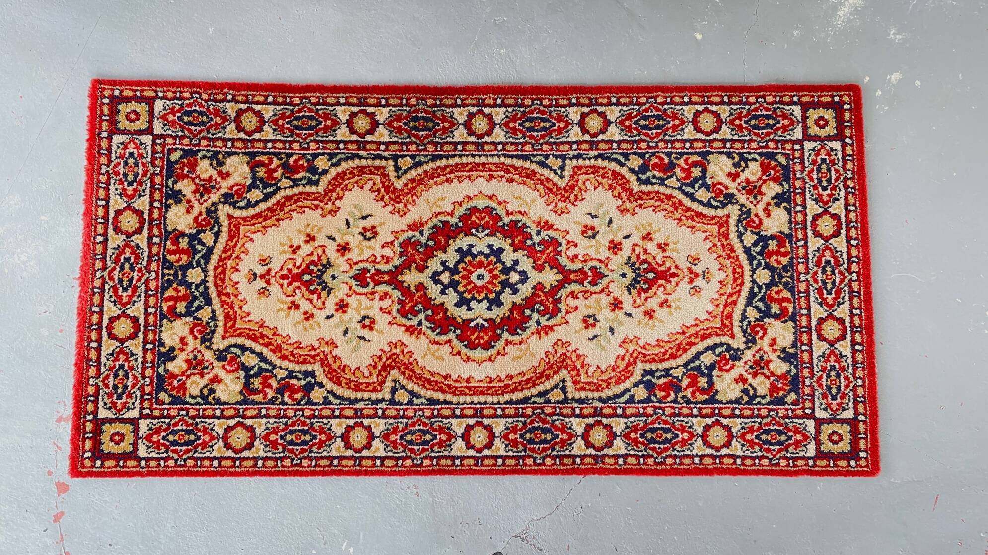Carpet rug seal pure wool vintage