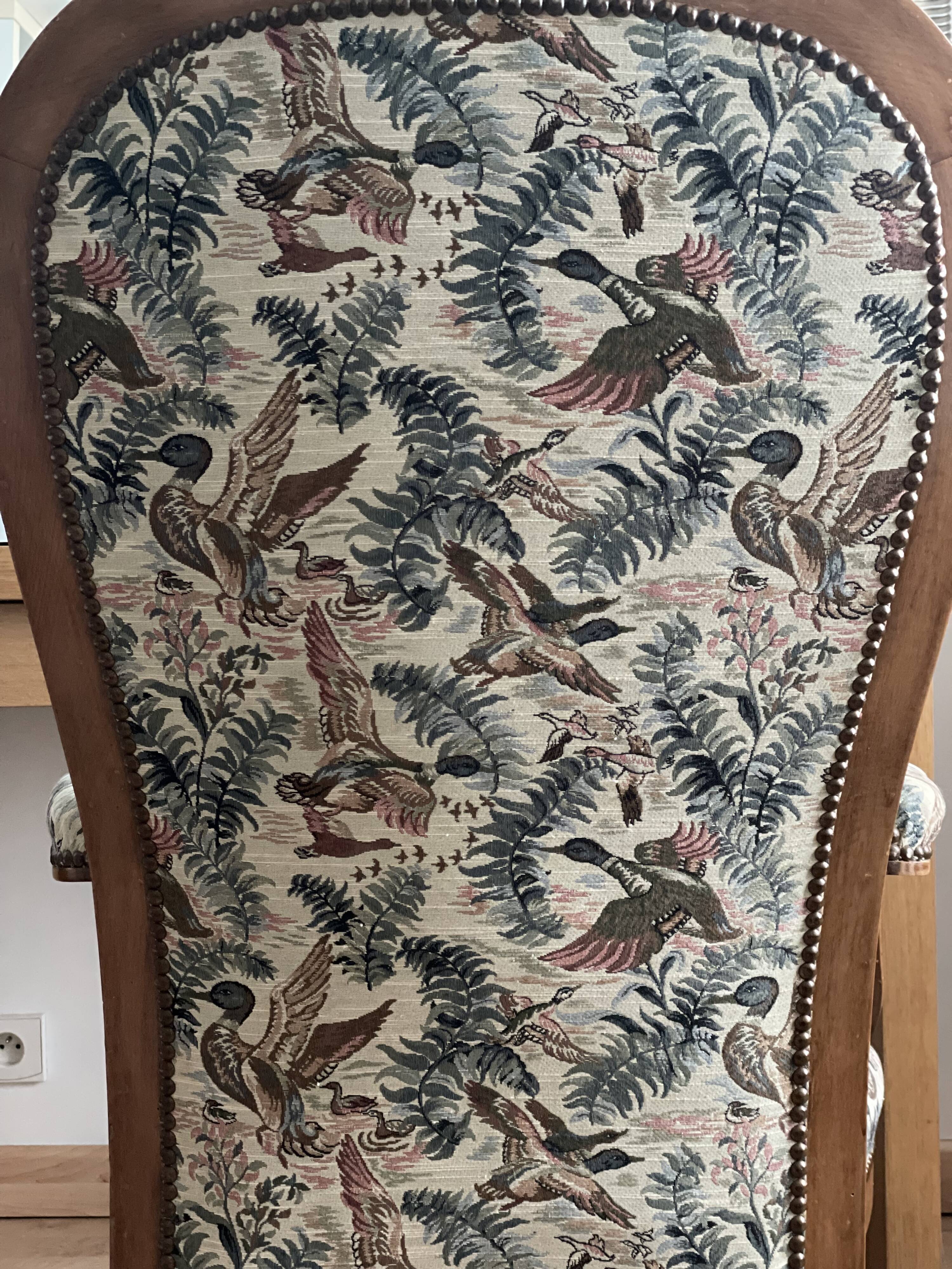 Louis Philippe armchair with wood pigeon motifs