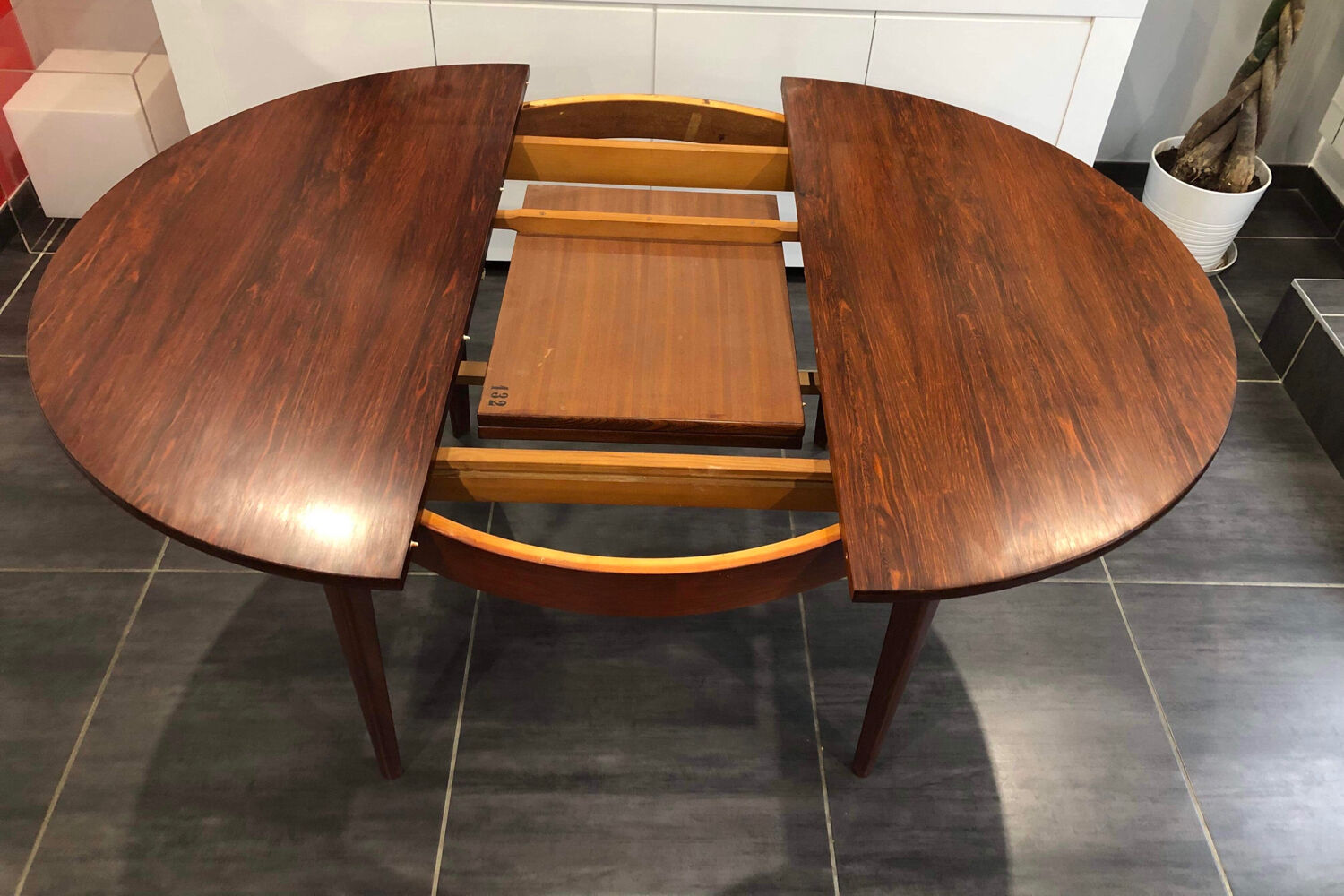 Scandinavian extendable rosewood round table, 1960s