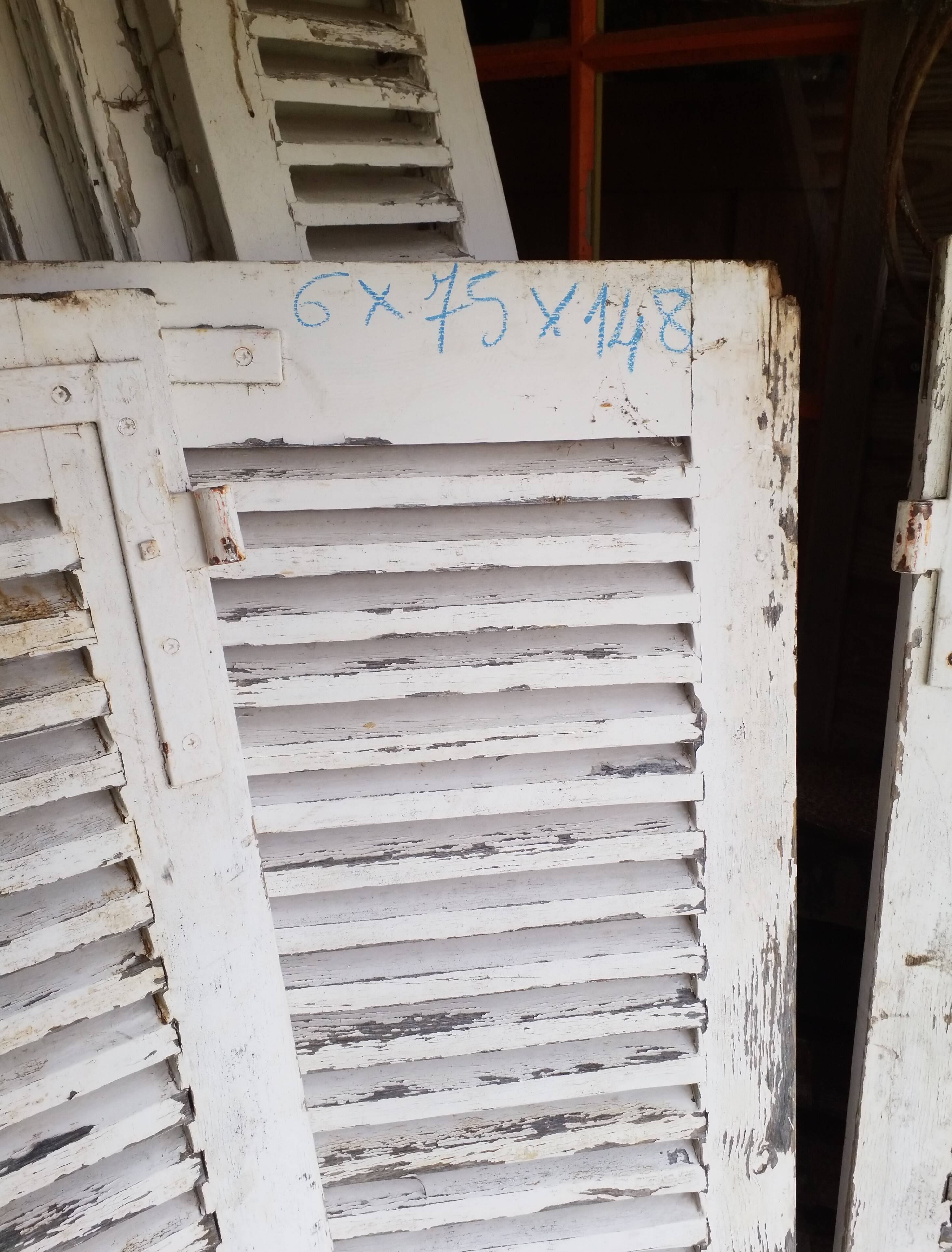 A set of 6 components