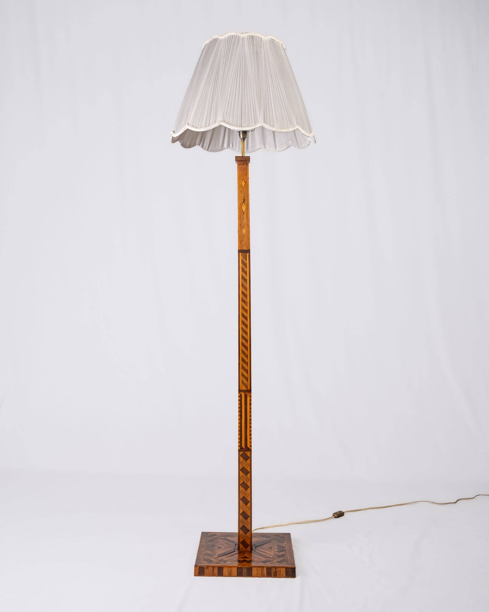 Lampadaire Art Deco en marqueterie, France, 1930s