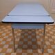 Table et chaises formica bleu