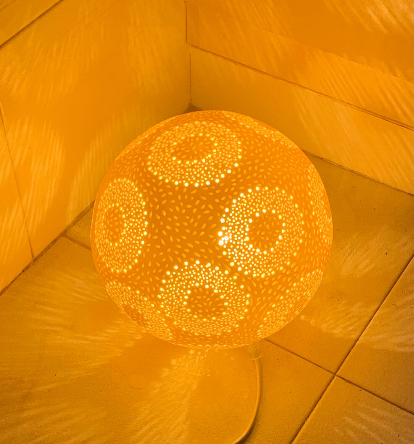 Porcelain lamp